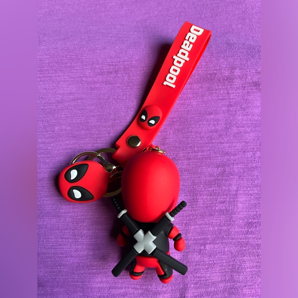 Deadpool keychain - Picture 2 of 2